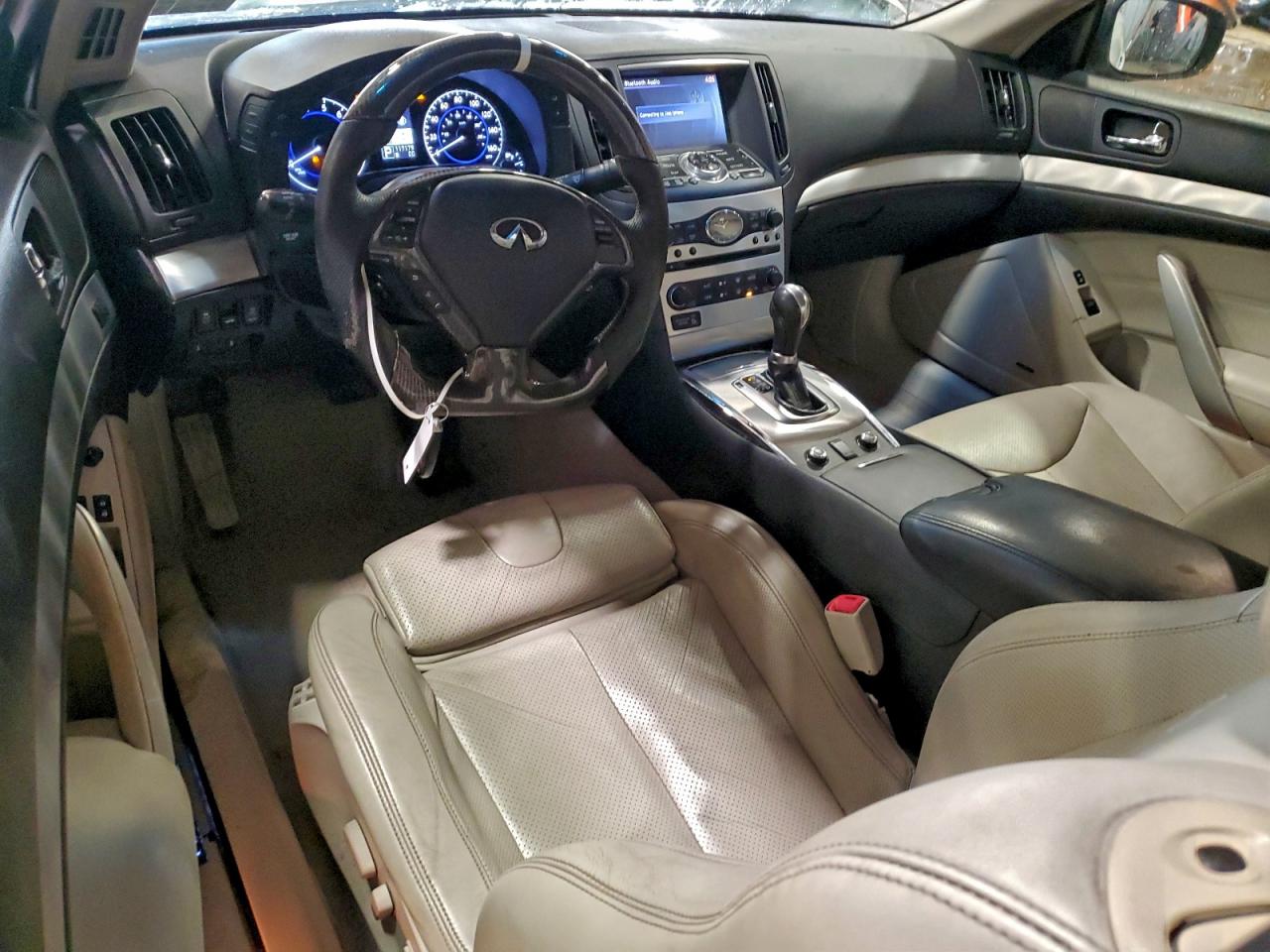 2013 INFINITI G37 photo 8