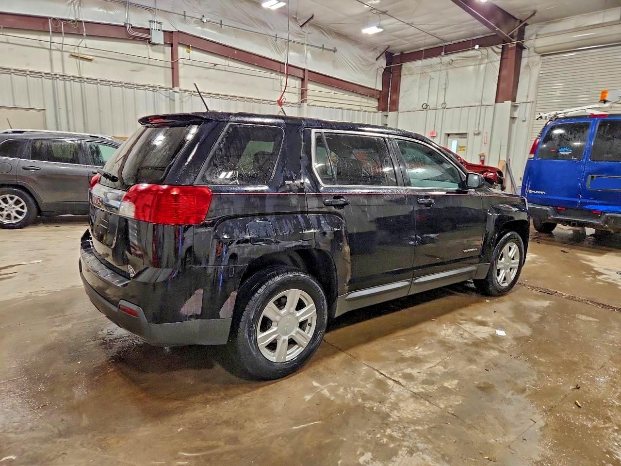2015 GMC TERRAIN SLE photo 3