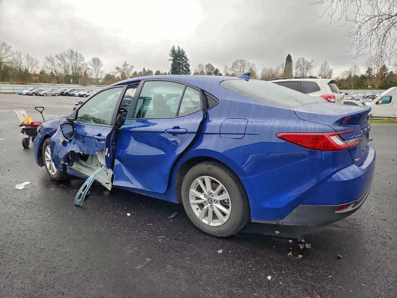2025 TOYOTA CAMRY XSE photo 2