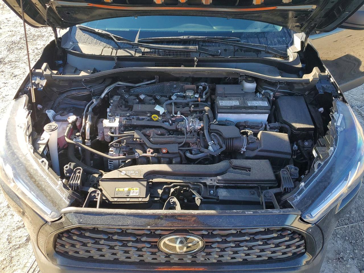 2025 TOYOTA COROLLA CROSS L photo 12