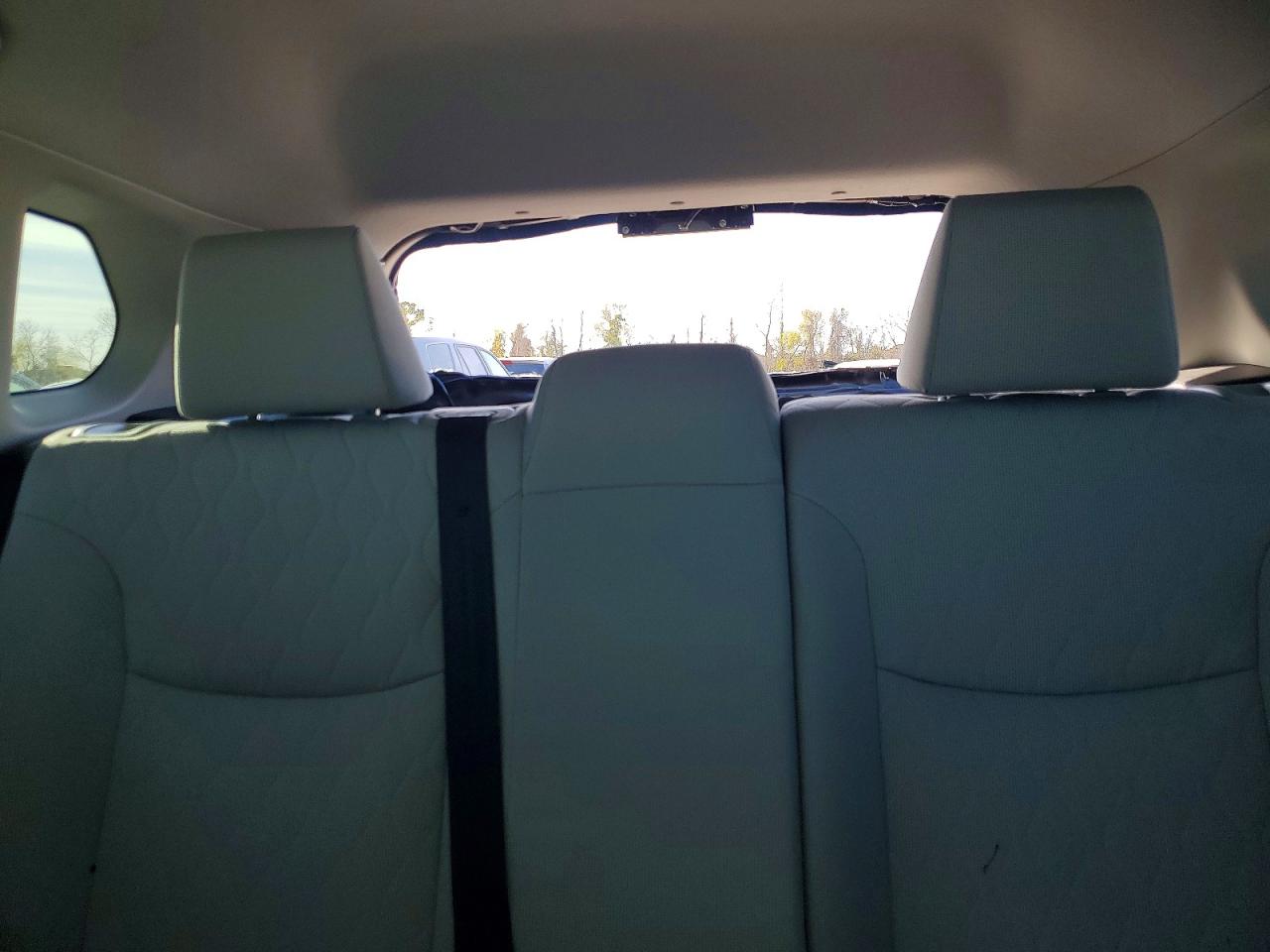 2025 TOYOTA COROLLA CROSS L photo 10