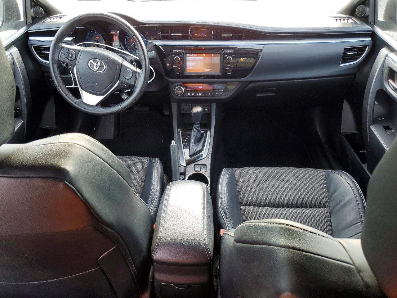 2015 TOYOTA COROLLA L photo 8
