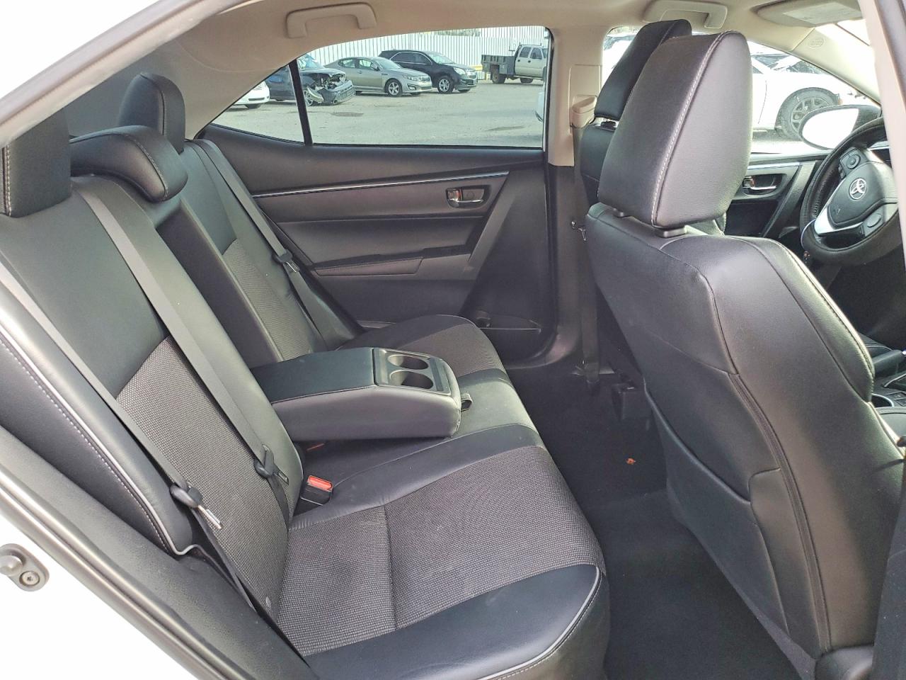 2015 TOYOTA COROLLA L photo 10