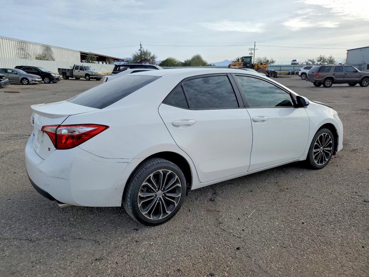 2015 TOYOTA COROLLA L photo 3