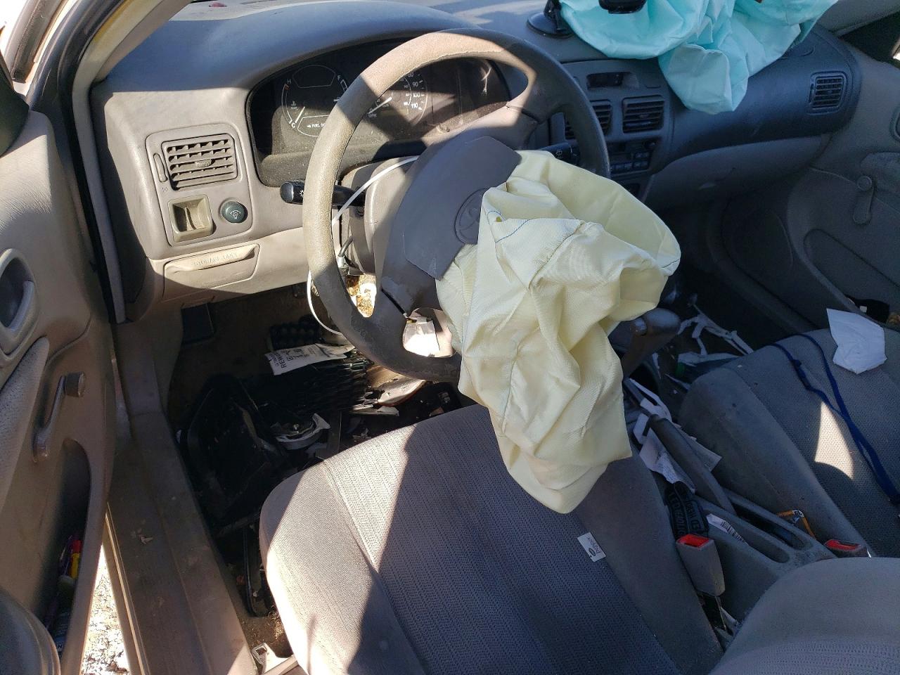2001 TOYOTA COROLLA CE photo 8