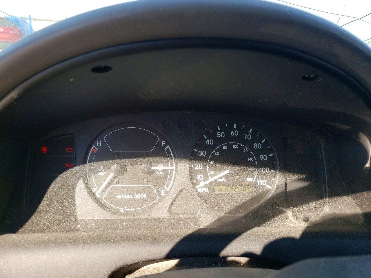 2001 TOYOTA COROLLA CE photo 9