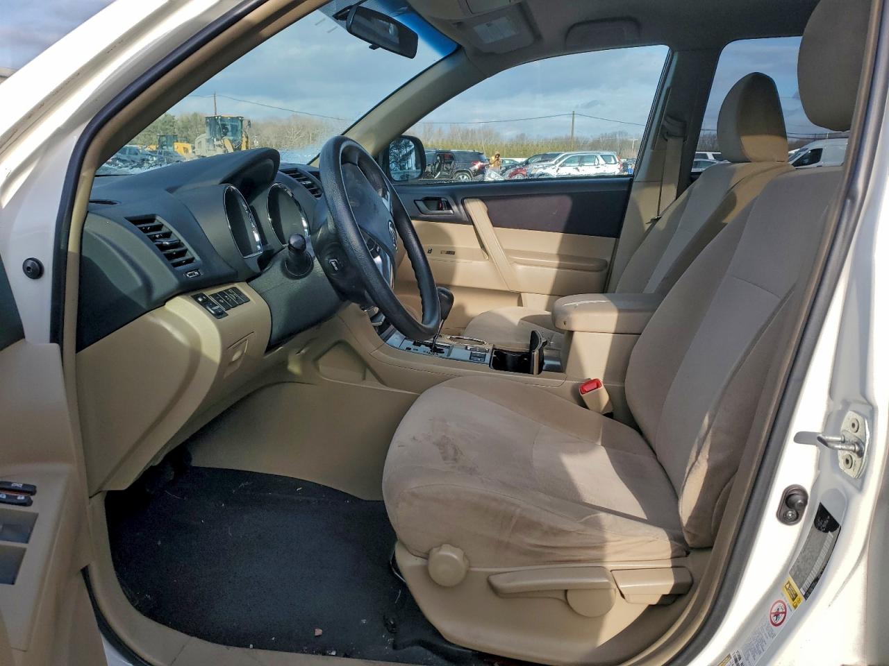 2013 TOYOTA HIGHLANDER BASE photo 7