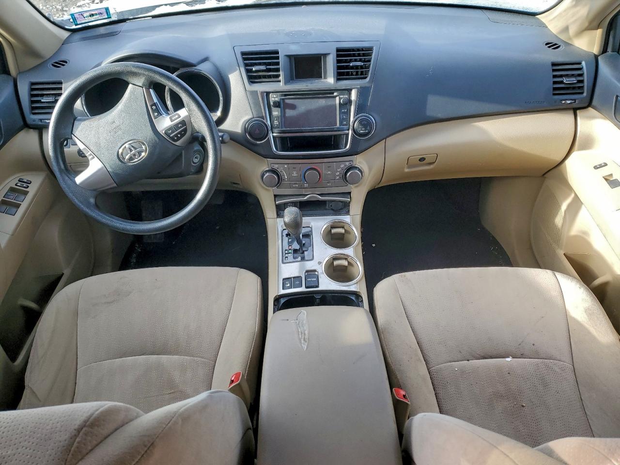 2013 TOYOTA HIGHLANDER BASE photo 8