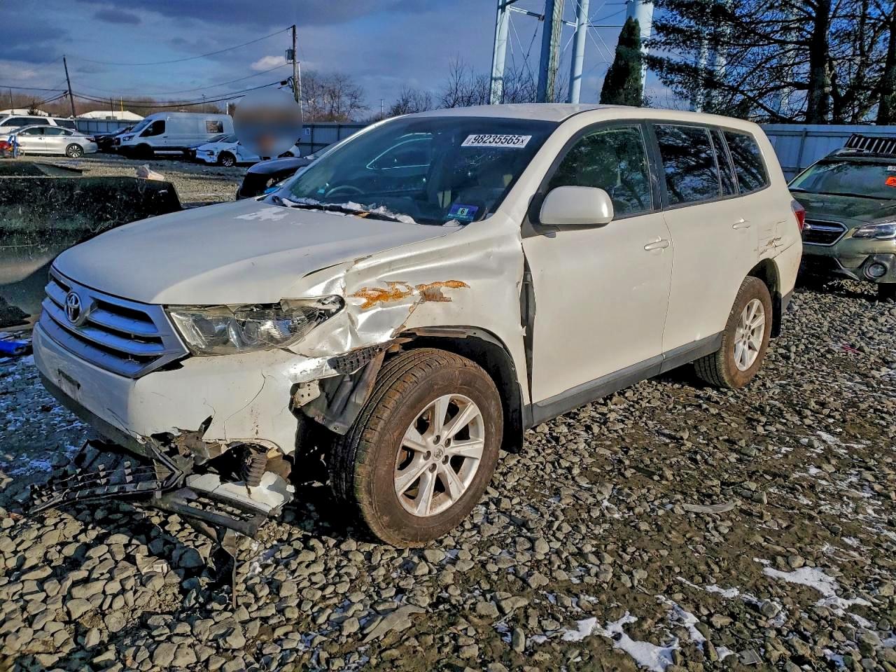 2013 TOYOTA HIGHLANDER