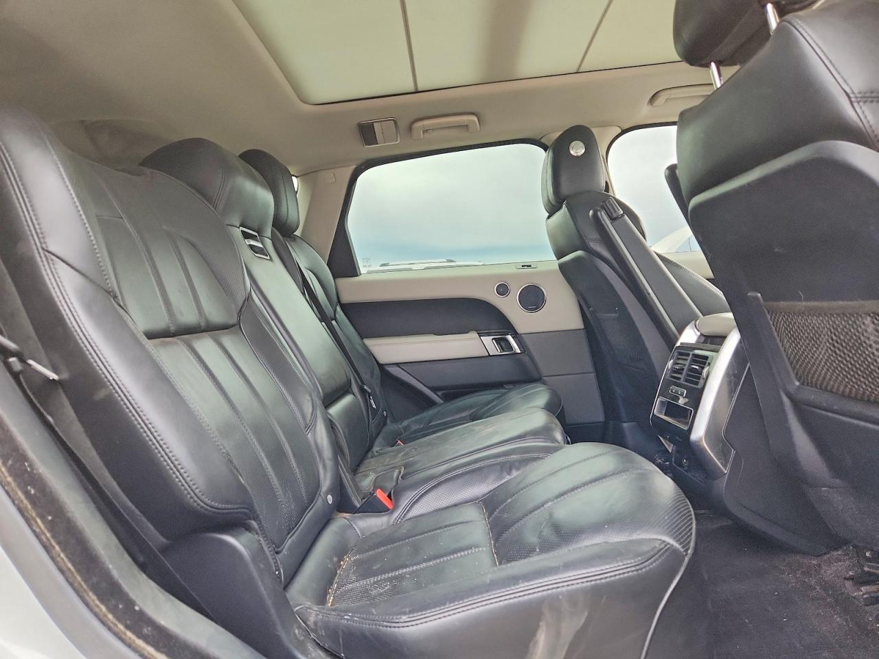 2016 LAND ROVER RANGE ROVER SPORT HSE photo 11