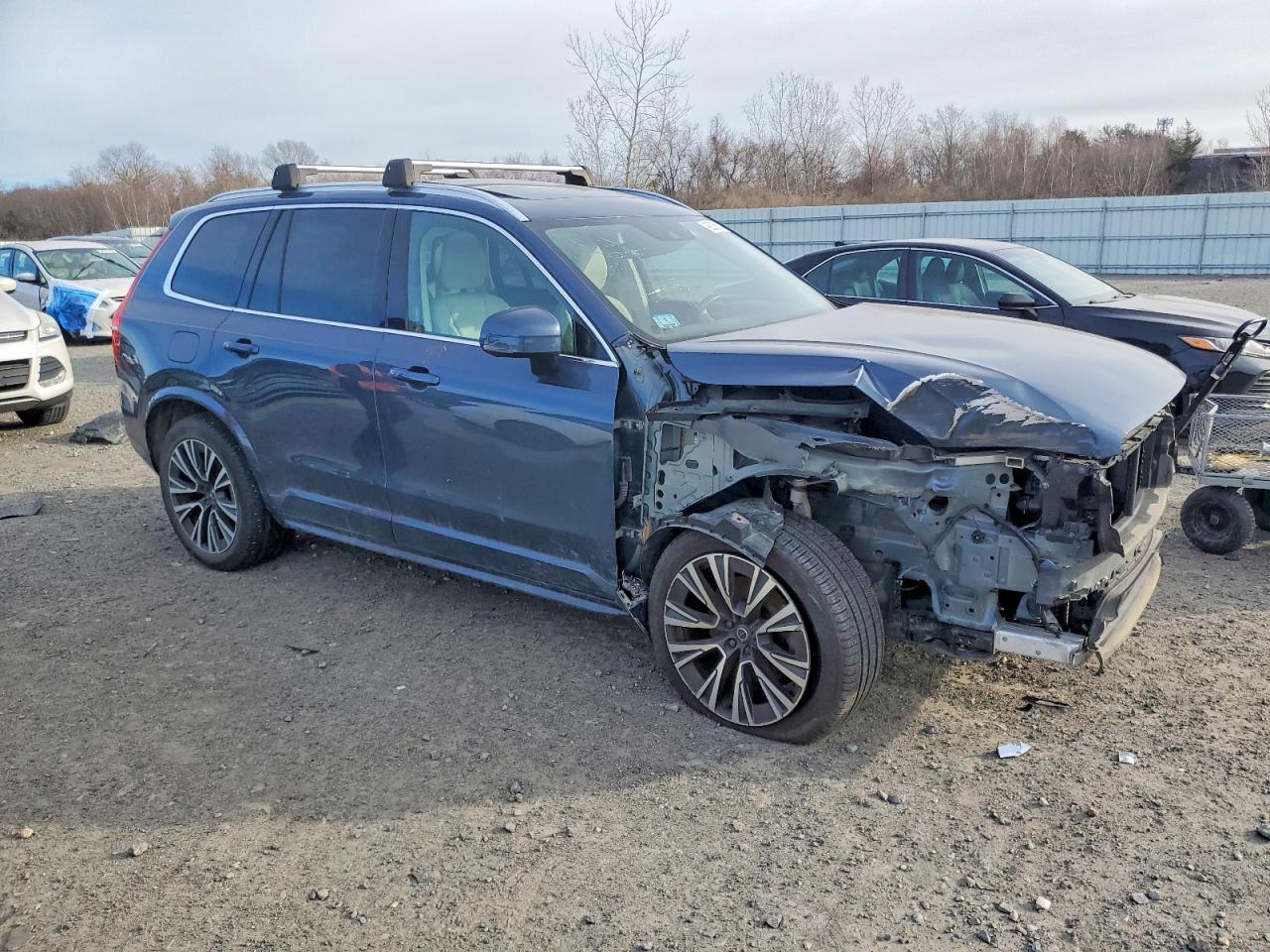 2021 VOLVO XC90 T5 MOMENTUM photo 4