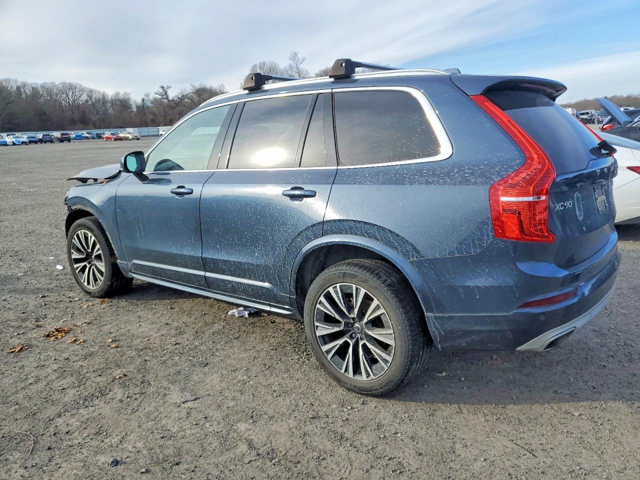 2021 VOLVO XC90 T5 MOMENTUM photo 2