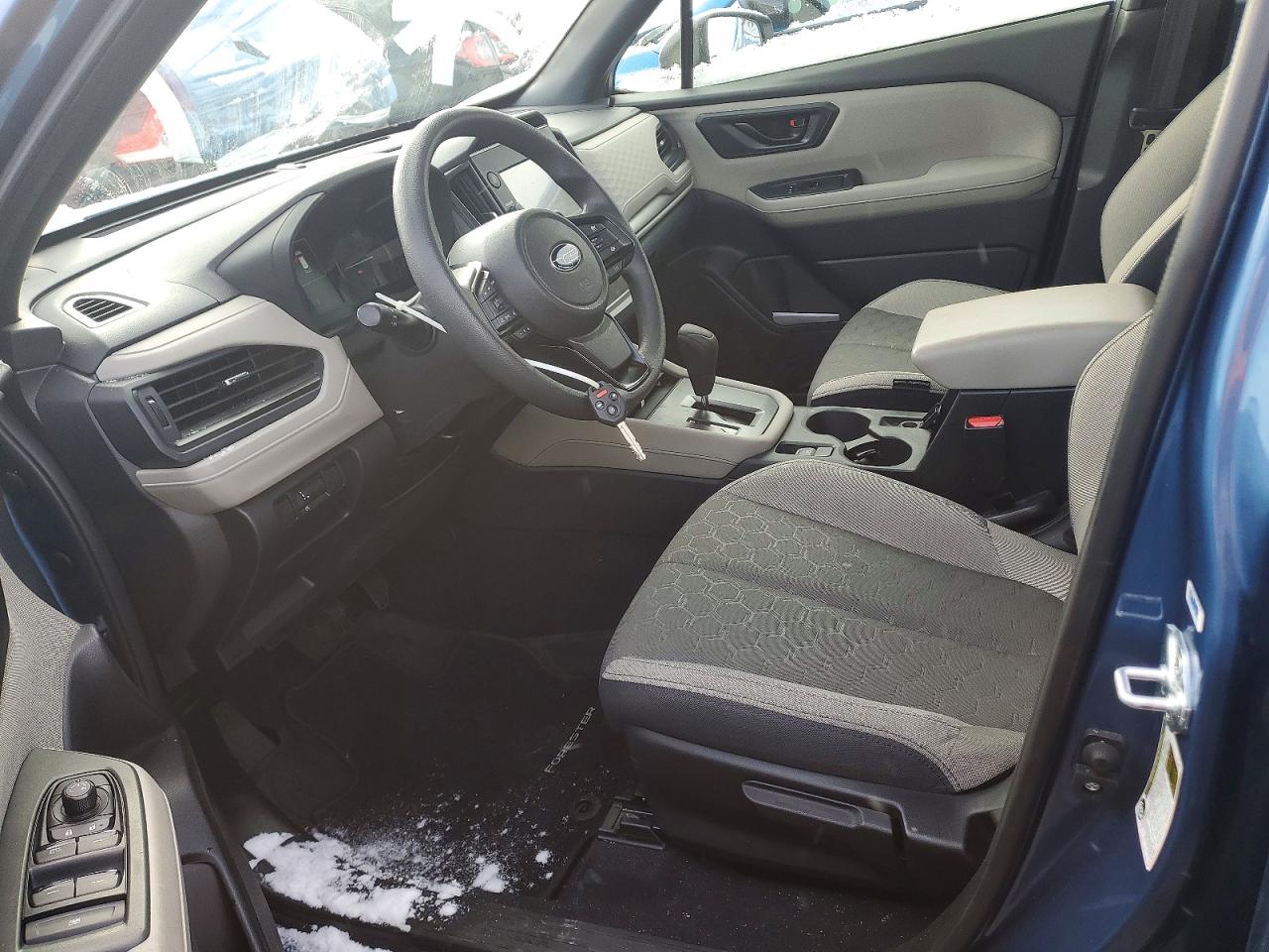 2025 SUBARU FORESTER photo 7