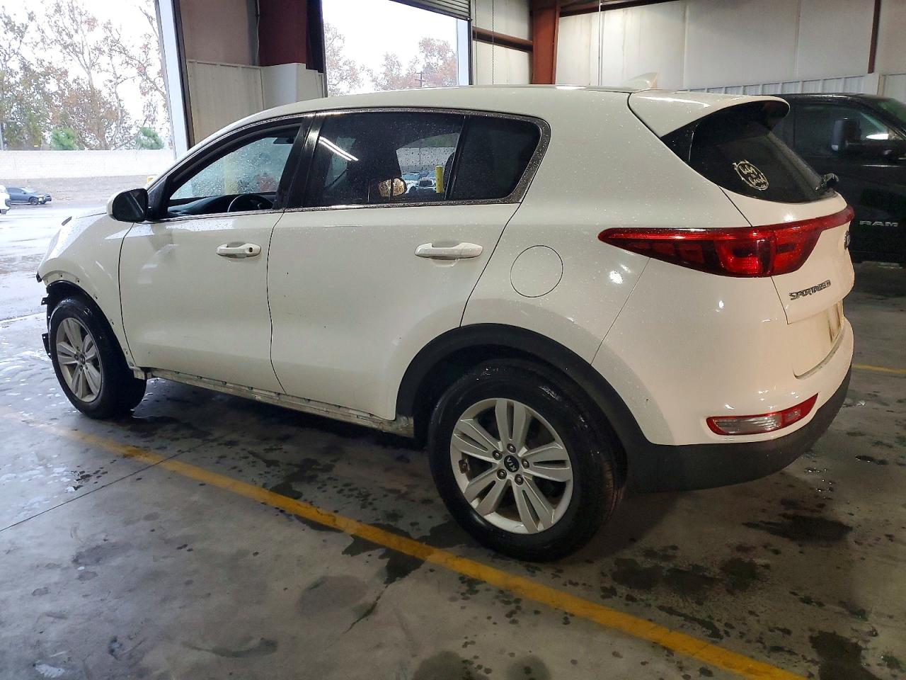 2018 KIA SPORTAGE LX photo 2
