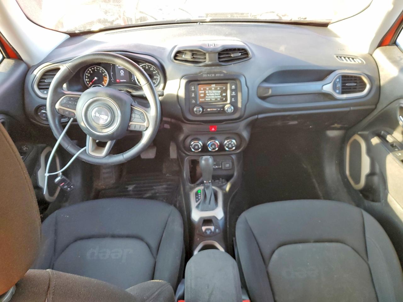 2017 JEEP RENEGADE LATITUDE photo 8