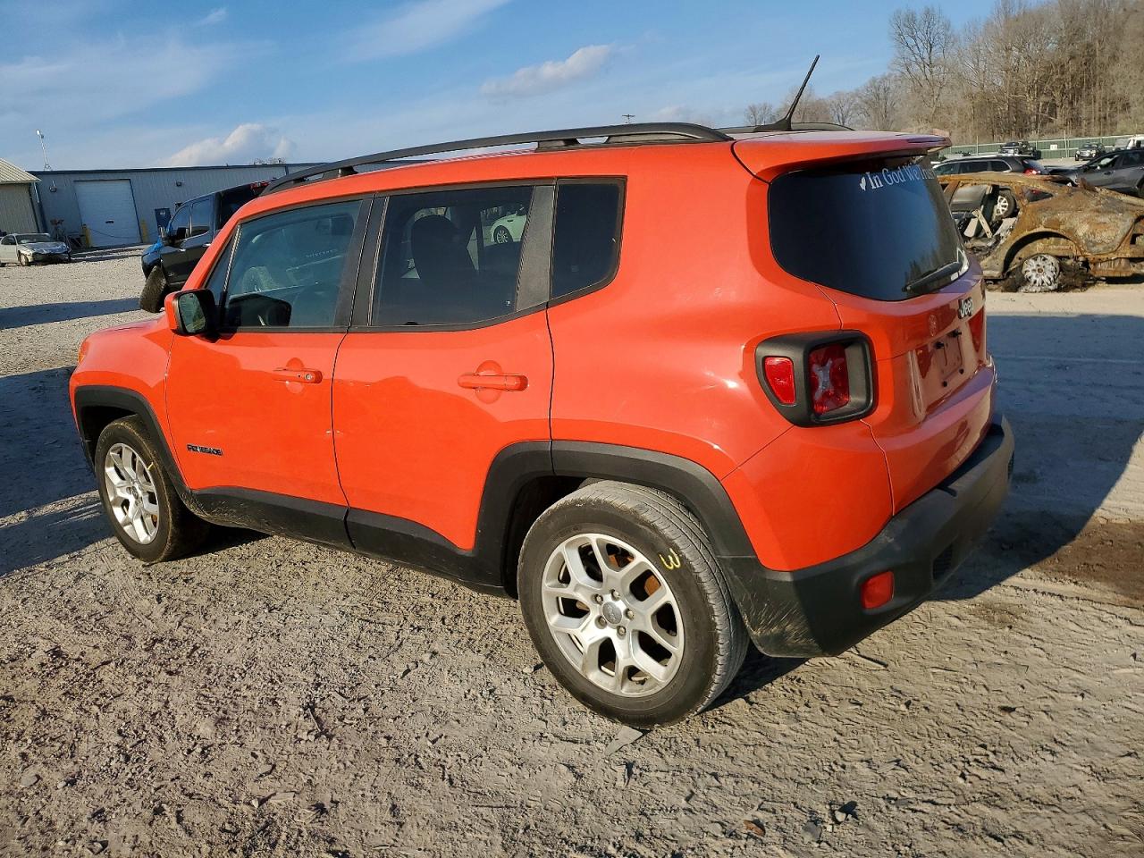 2017 JEEP RENEGADE LATITUDE photo 2