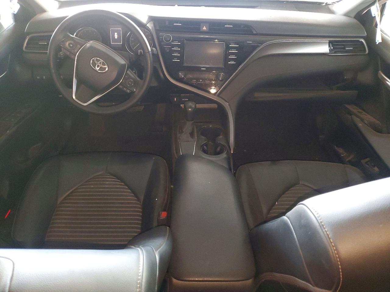 2020 TOYOTA CAMRY SE photo 15