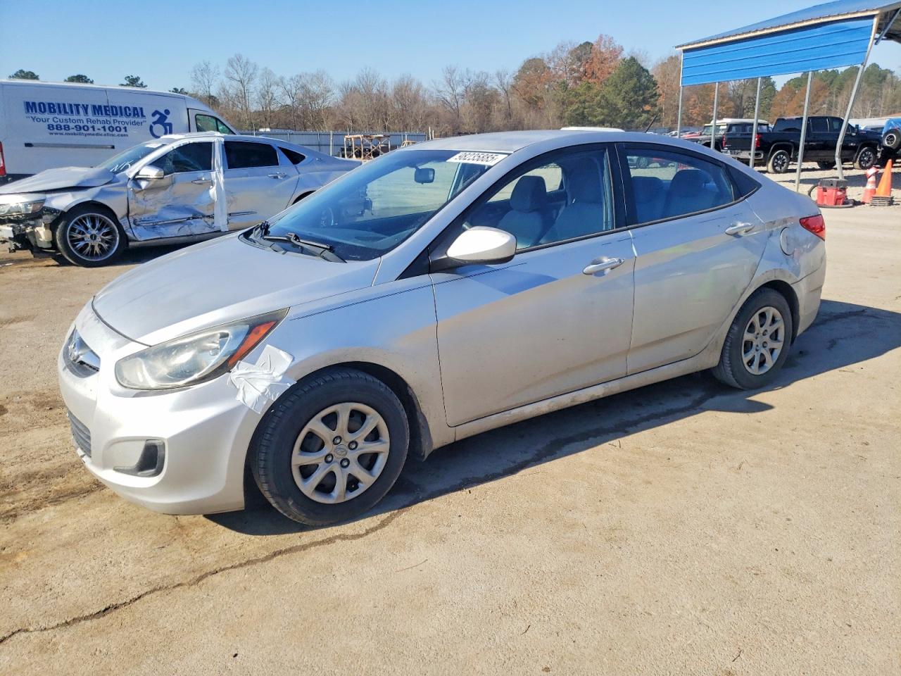 2012 HYUNDAI ACCENT