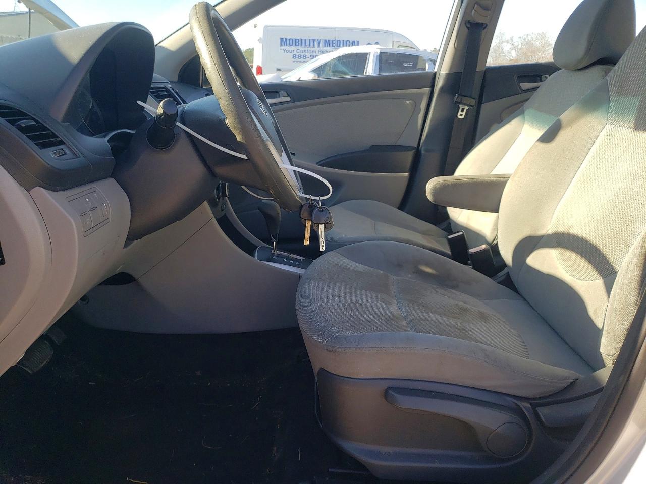 2012 HYUNDAI ACCENT GLS photo 7