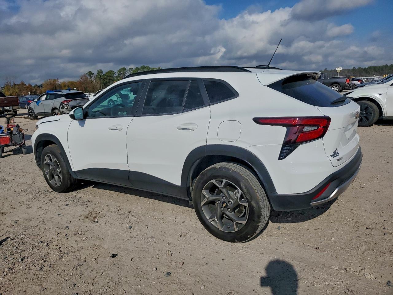 2025 CHEVROLET TRAX 1LT photo 3