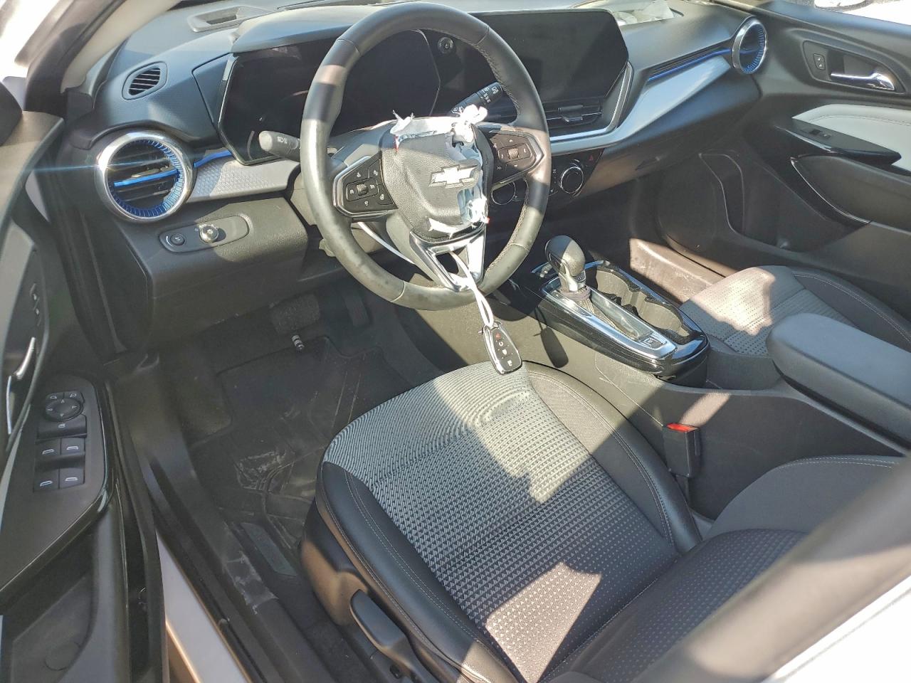 2025 CHEVROLET TRAX 1LT photo 15
