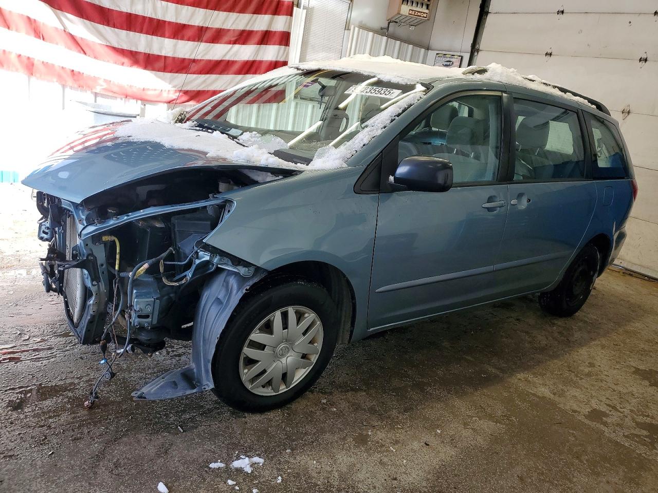 2009 TOYOTA SIENNA