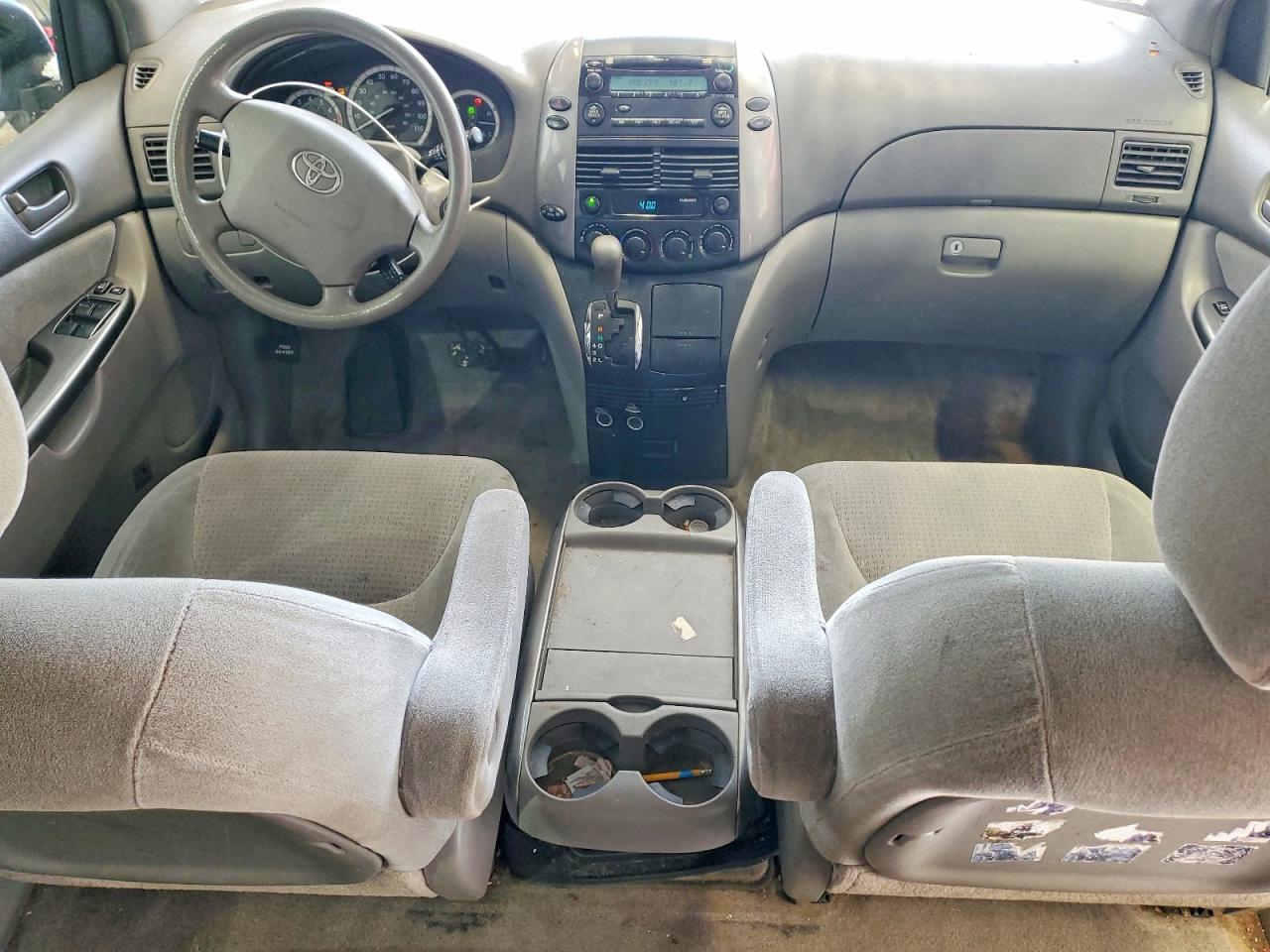 2009 TOYOTA SIENNA CE photo 22