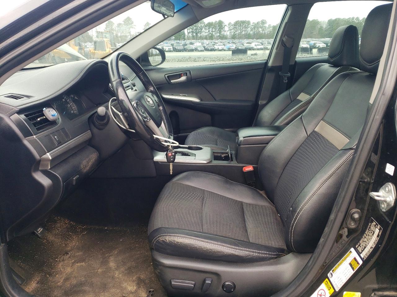 2013 TOYOTA CAMRY L photo 13