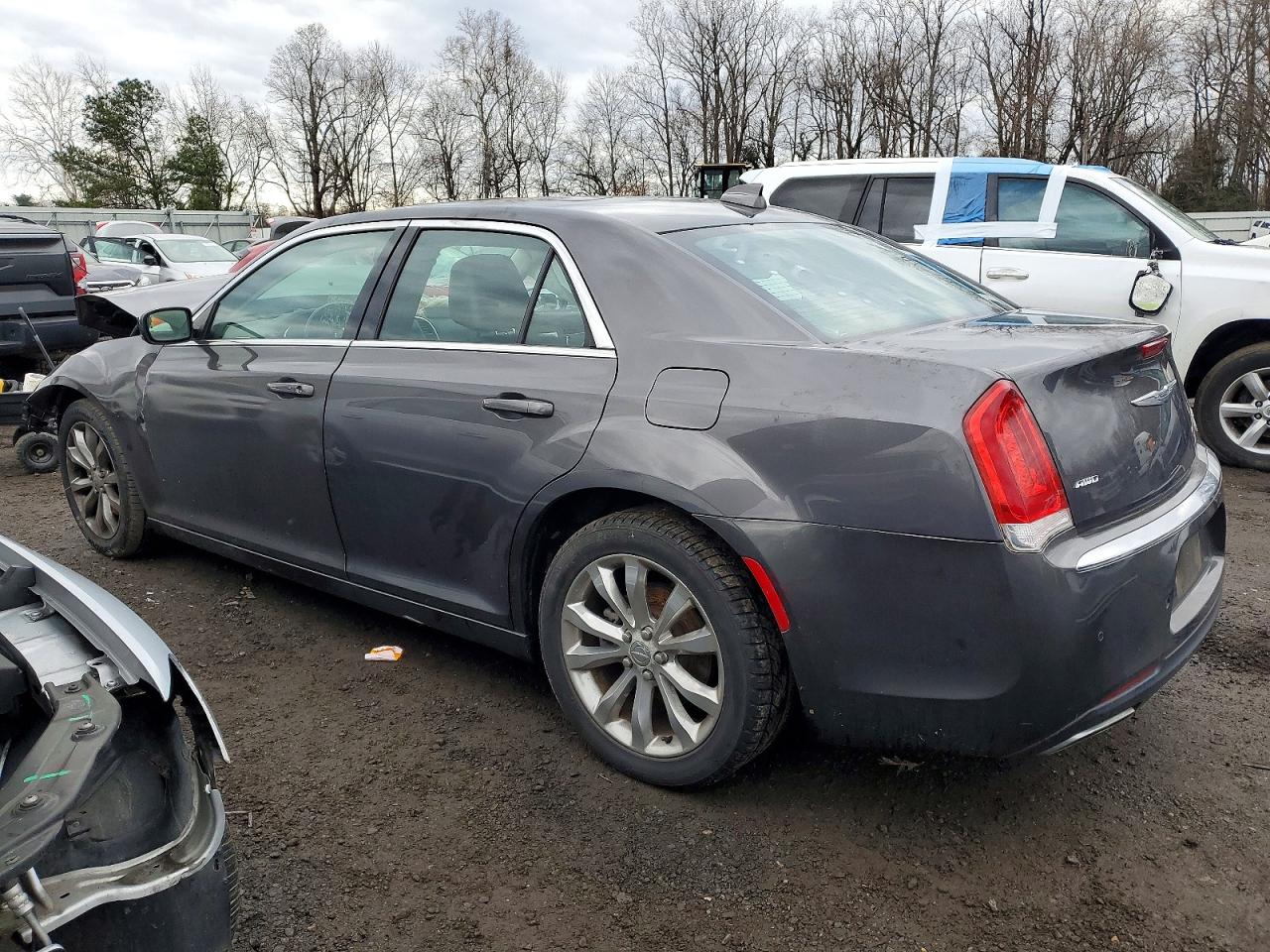 2015 CHRYSLER 300 LIMITED photo 3