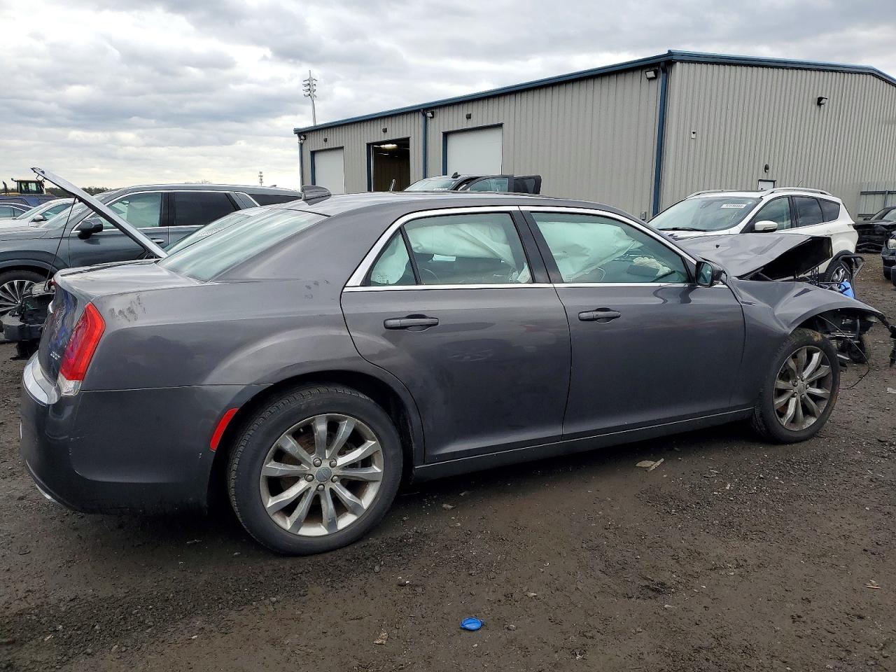 2015 CHRYSLER 300 LIMITED photo 5