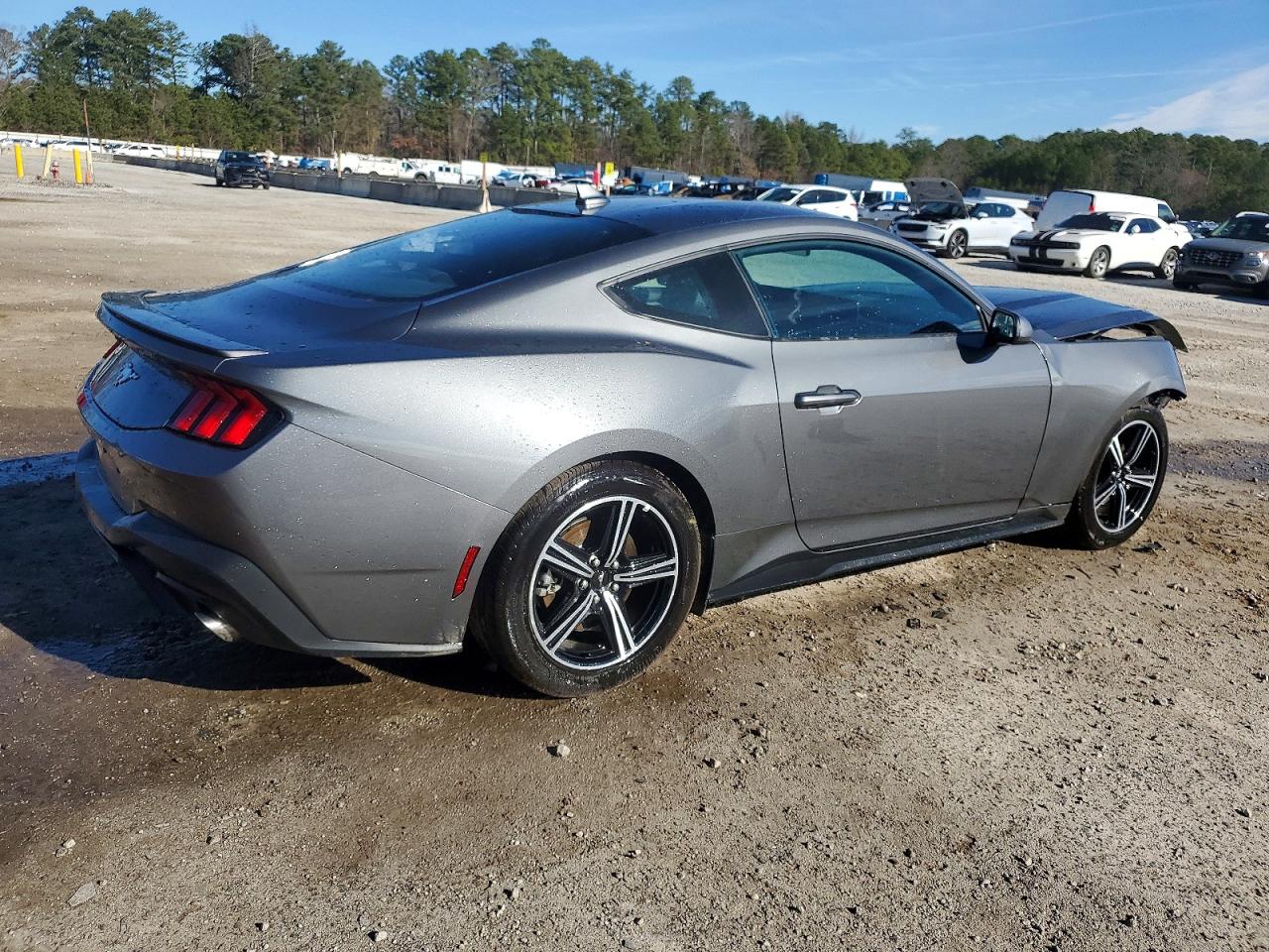 2025 FORD MUSTANG photo 3