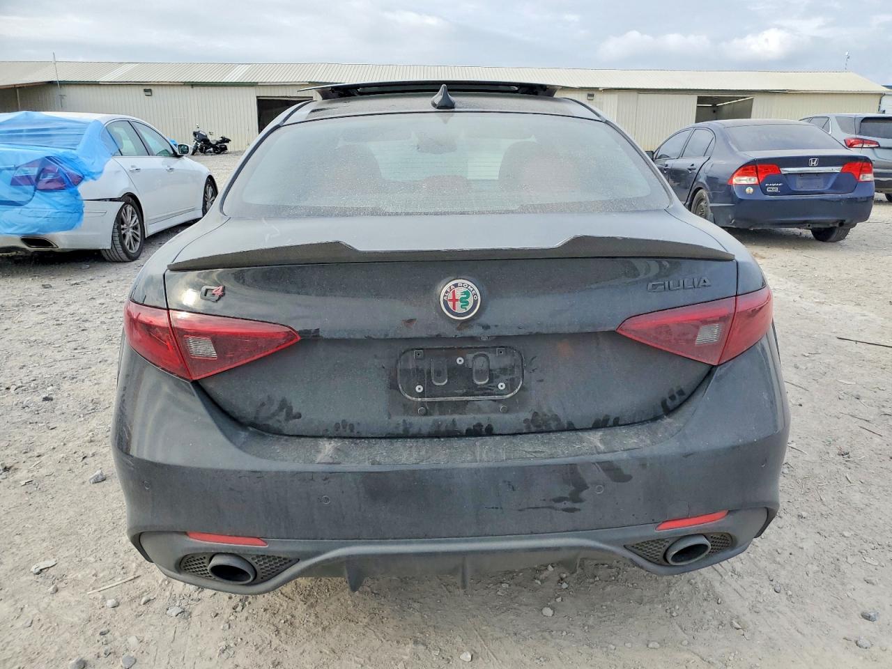 2019 ALFA ROMEO GIULIA TI photo 6