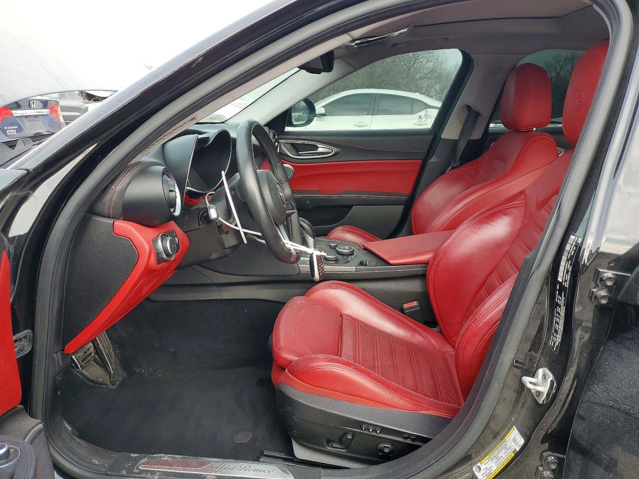 2019 ALFA ROMEO GIULIA TI photo 7
