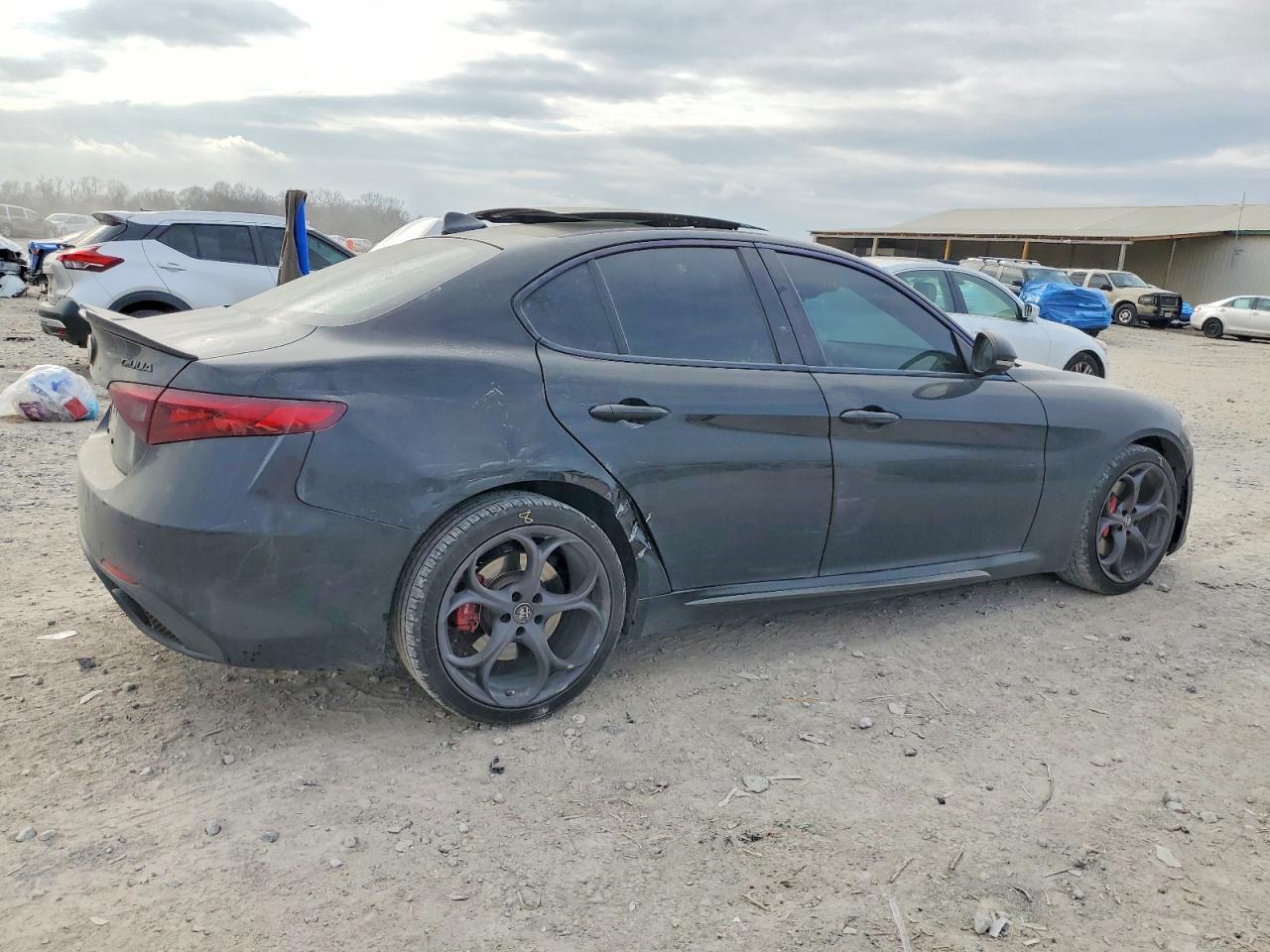 2019 ALFA ROMEO GIULIA TI photo 3