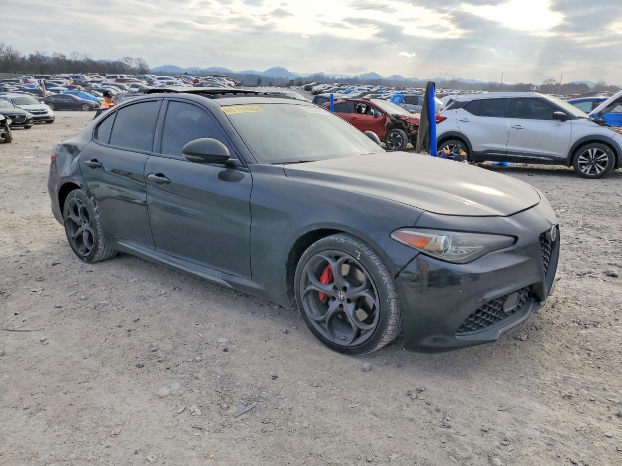 2019 ALFA ROMEO GIULIA TI photo 4