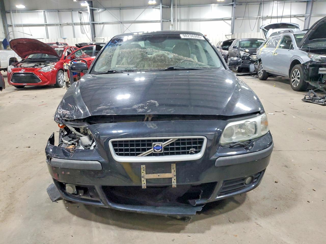 2004 VOLVO S60 R photo 5