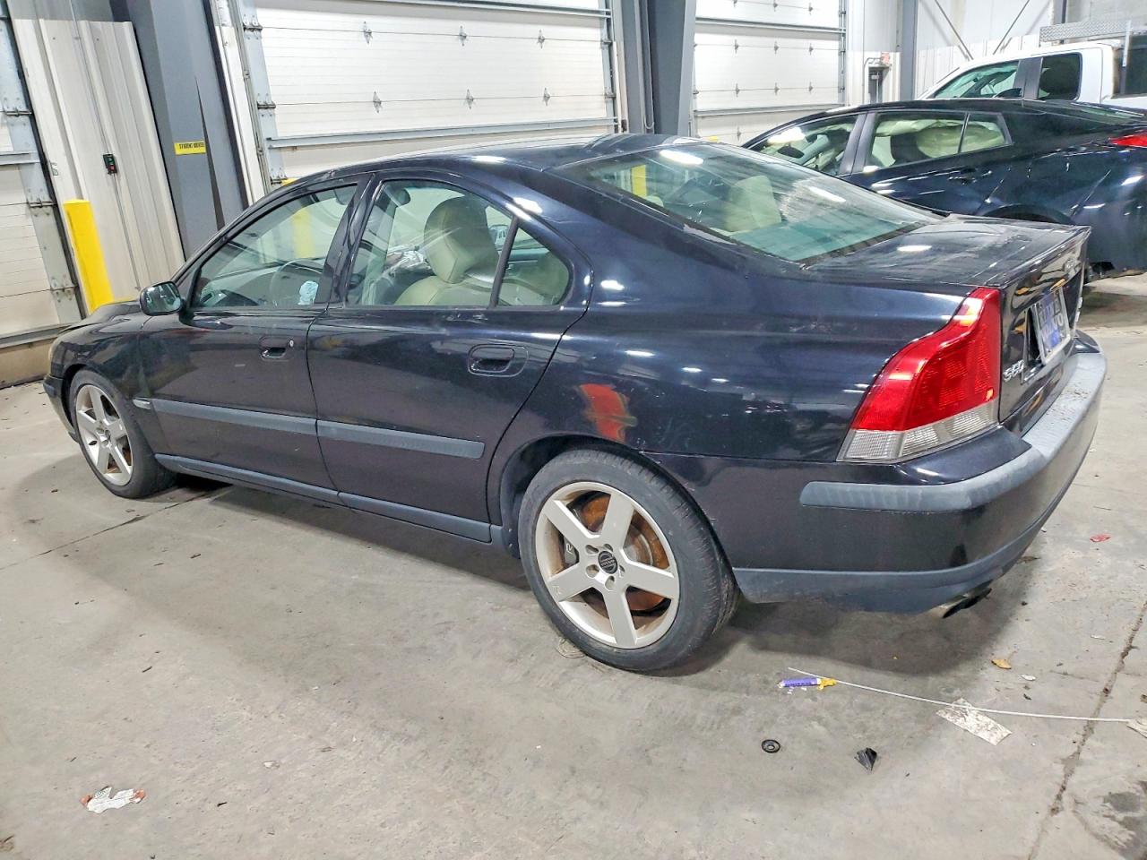 2004 VOLVO S60 R photo 2