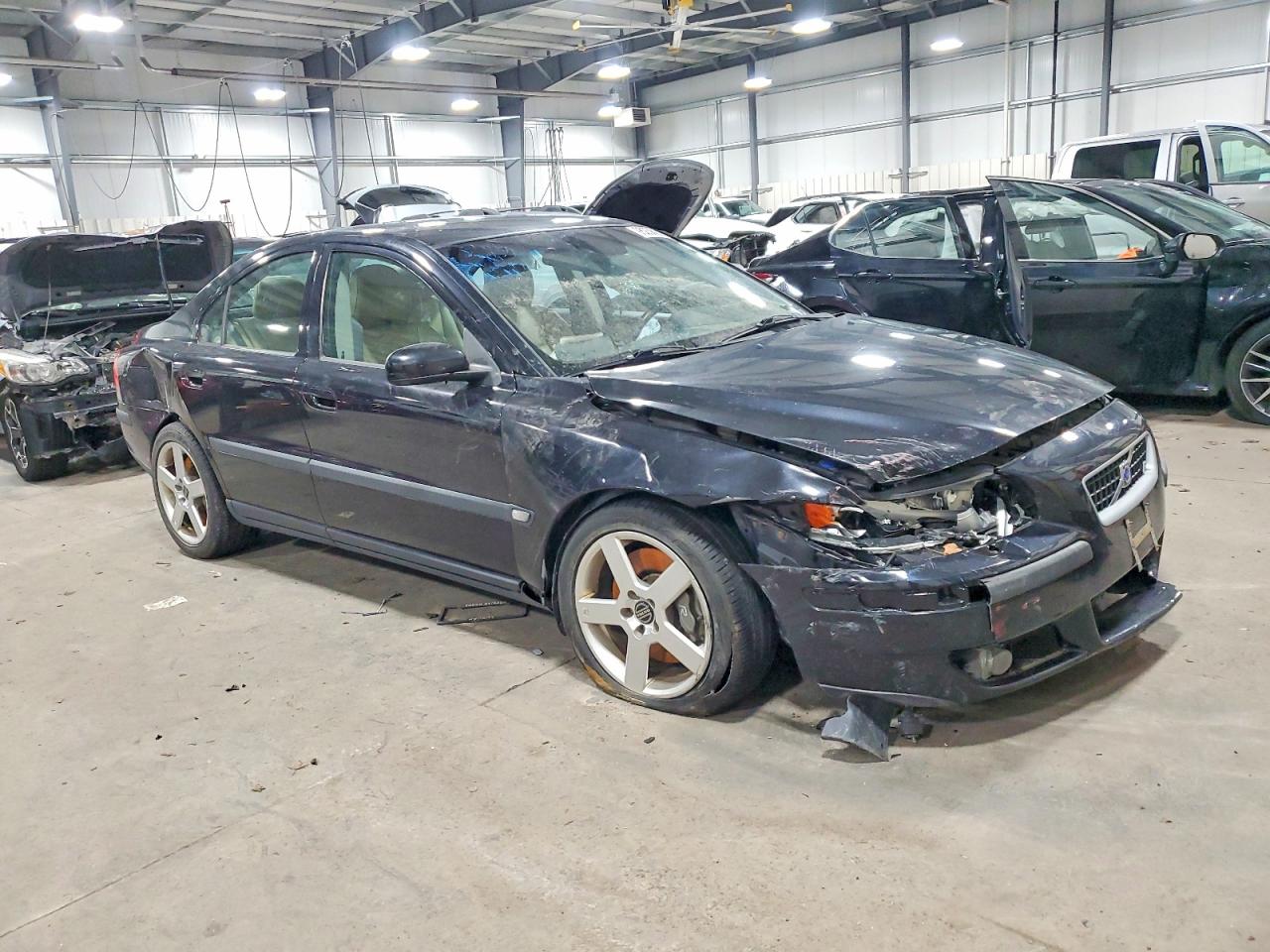 2004 VOLVO S60 R photo 4