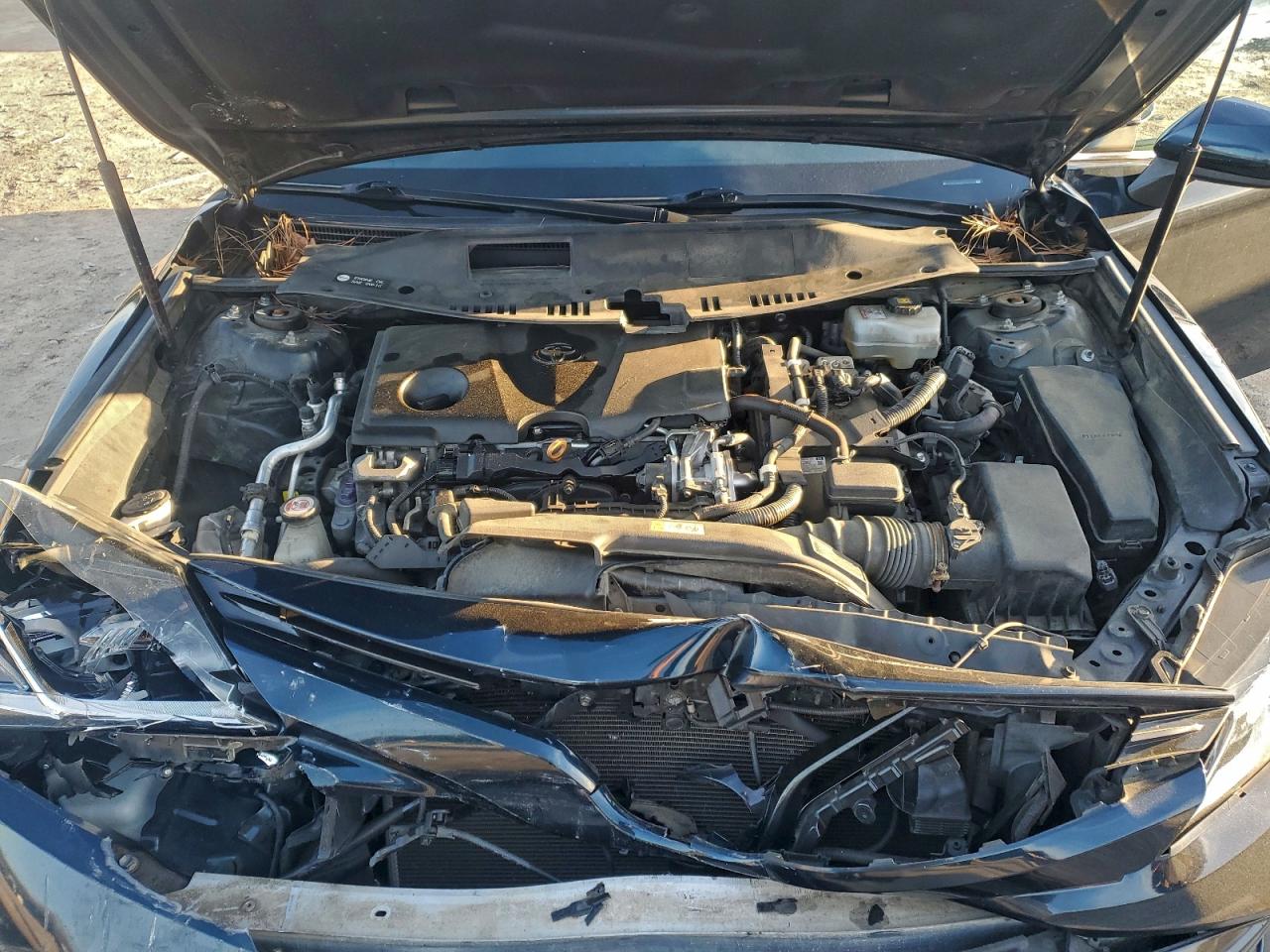 2019 TOYOTA CAMRY LE photo 11