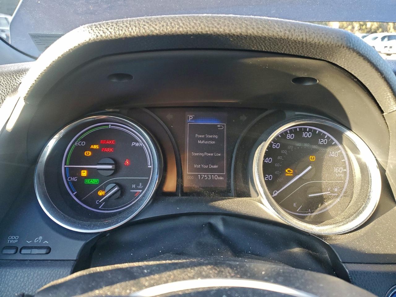 2019 TOYOTA CAMRY LE photo 9