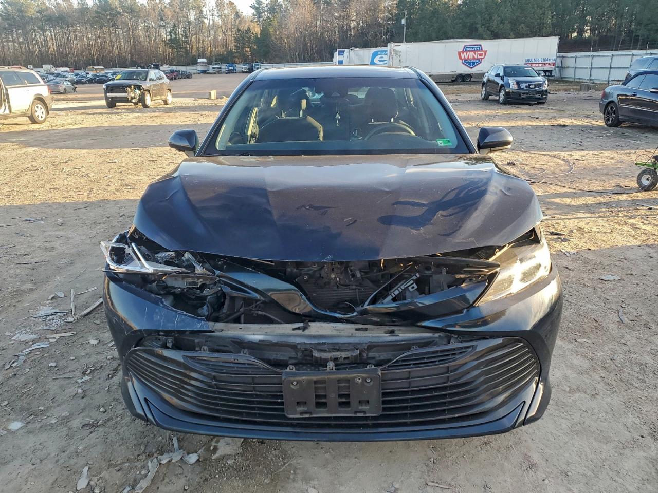 2019 TOYOTA CAMRY LE photo 5
