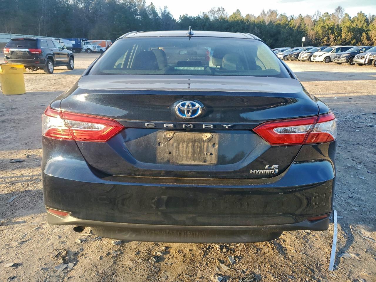2019 TOYOTA CAMRY LE photo 6