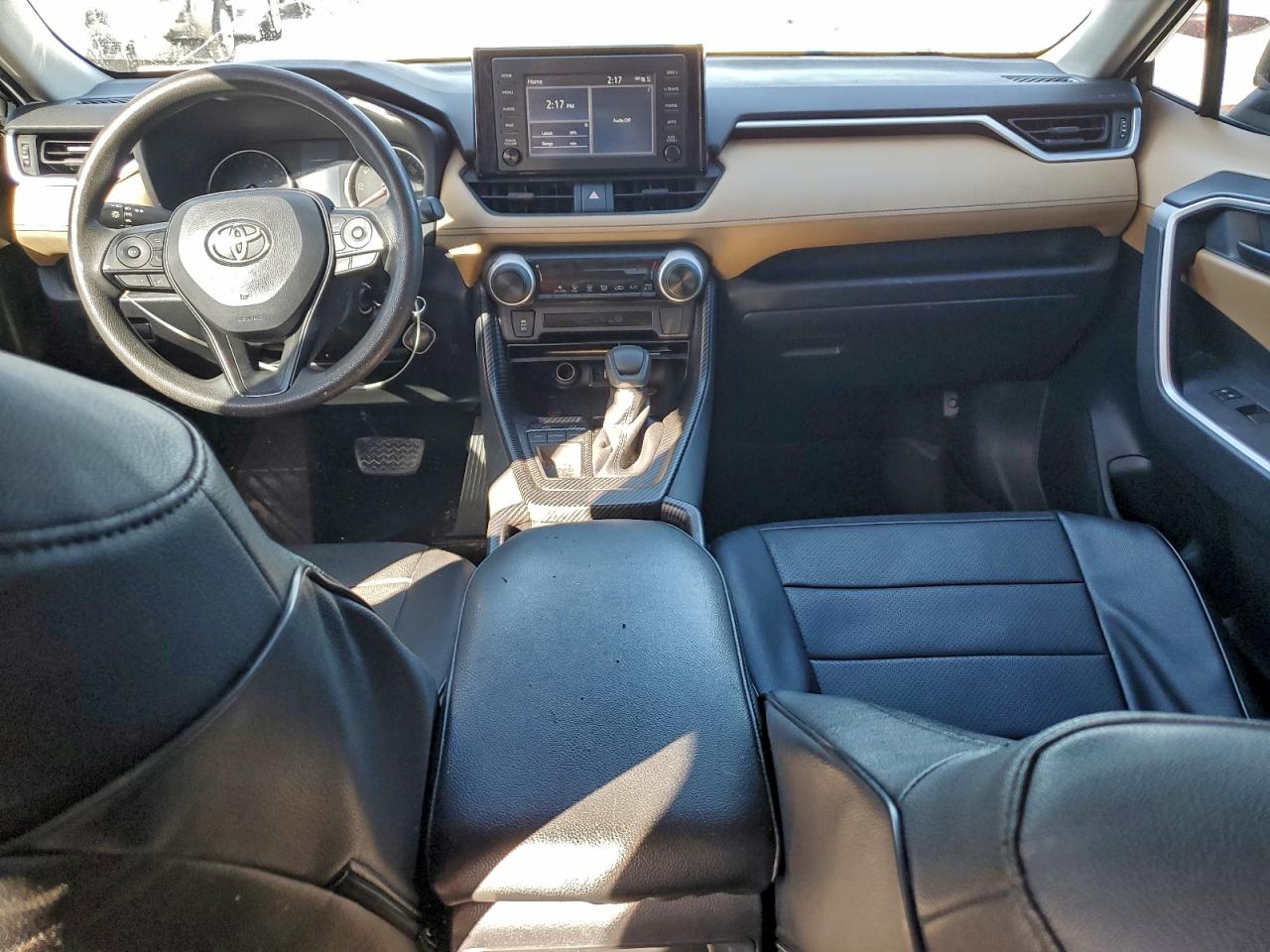 2019 TOYOTA RAV4 LE photo 8