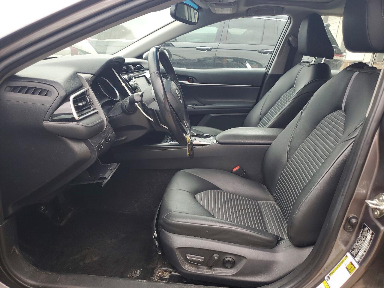 2018 TOYOTA CAMRY L photo 7