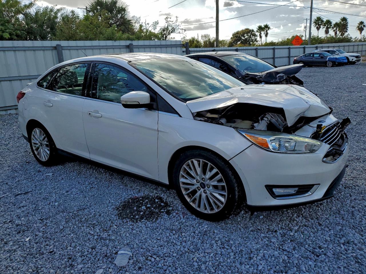 2018 FORD FOCUS TITANIUM photo 4
