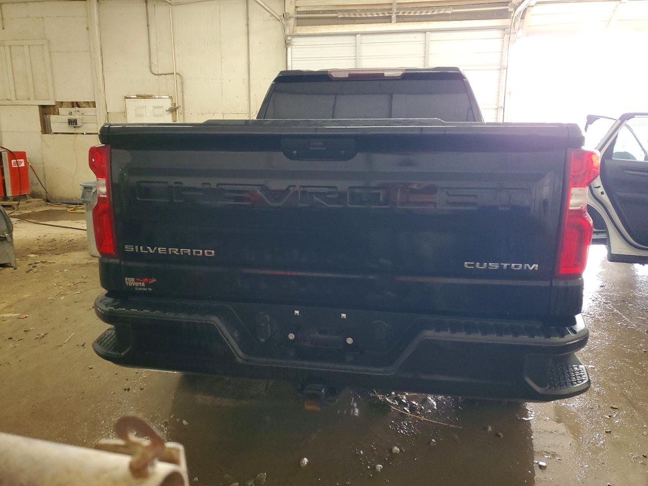 2019 CHEVROLET SILVERADO K1500 CUSTOM photo 6