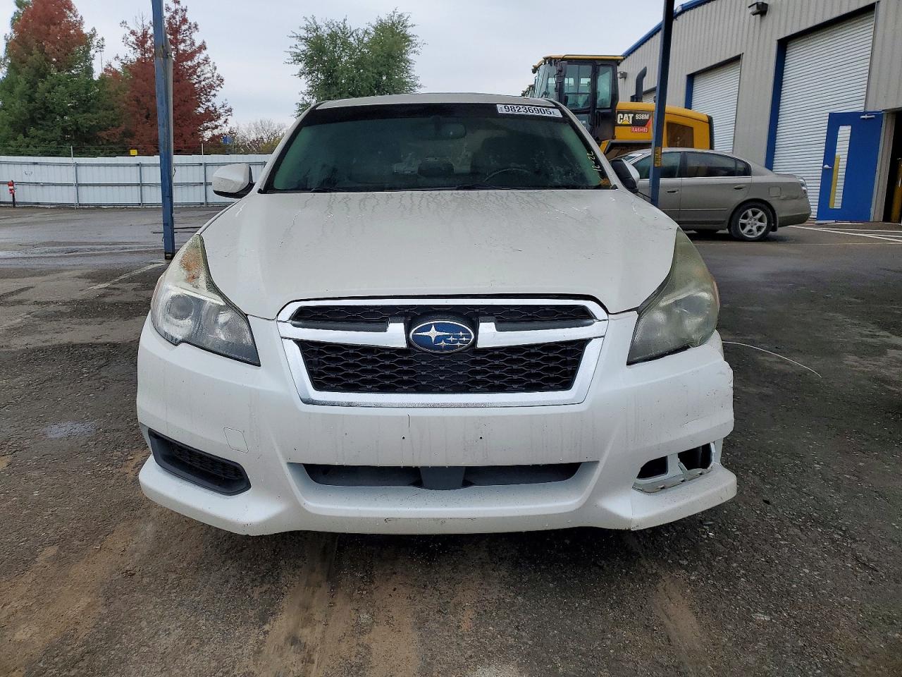 2013 SUBARU LEGACY photo 5