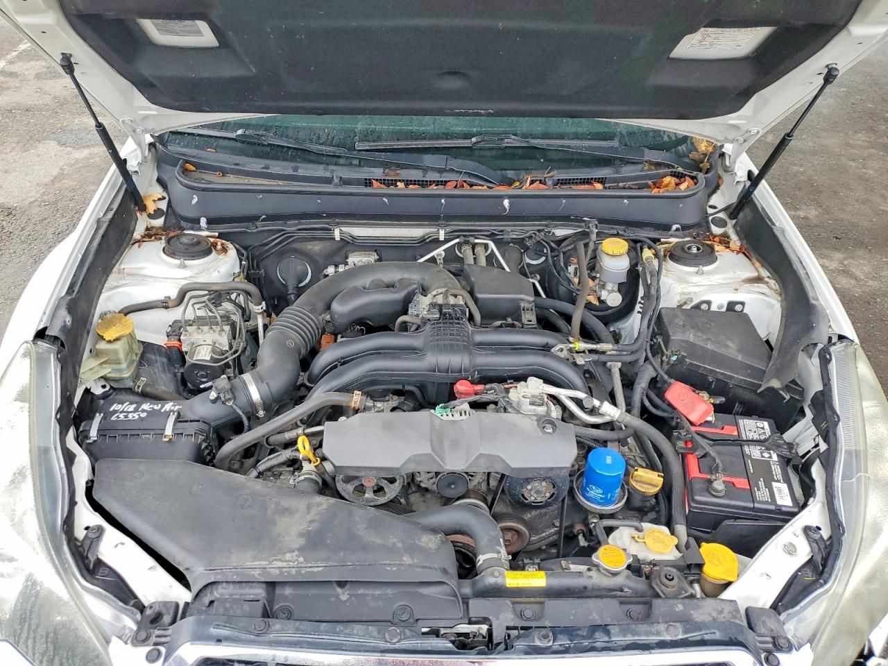 2013 SUBARU LEGACY photo 11