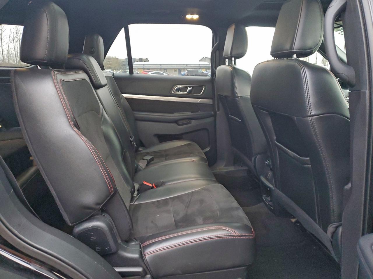 2018 FORD EXPLORER XLT photo 11