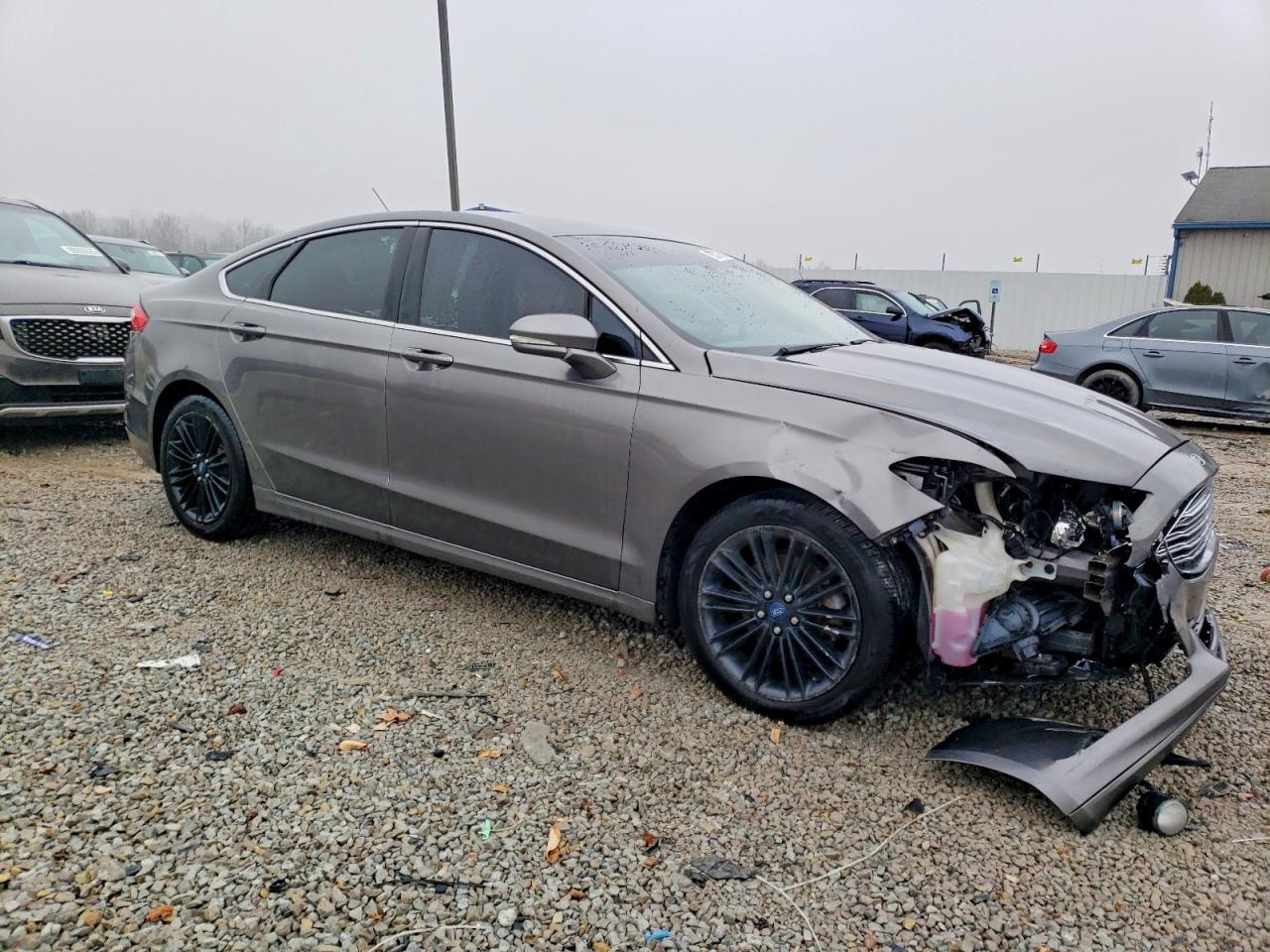 2013 FORD FUSION SE photo 4